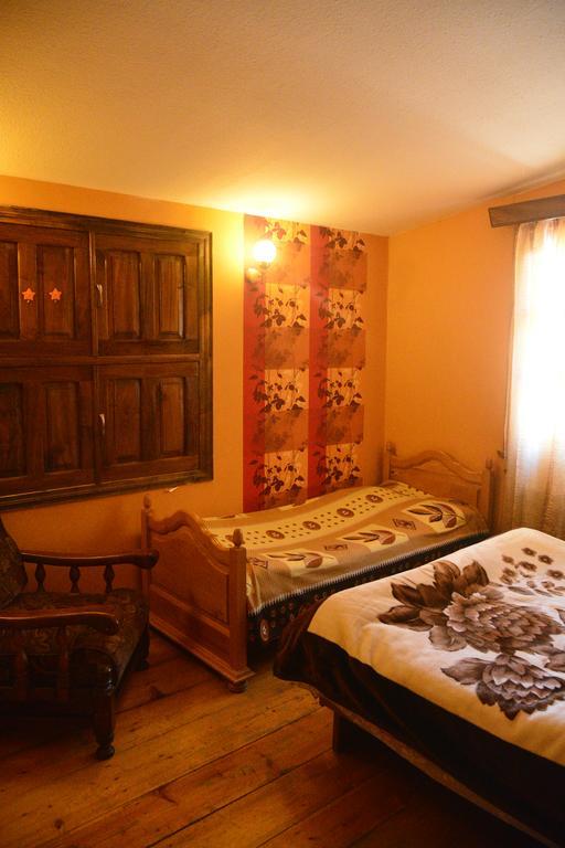 Archil And Nino Gigauri Guest House Kazbegi Eksteriør billede